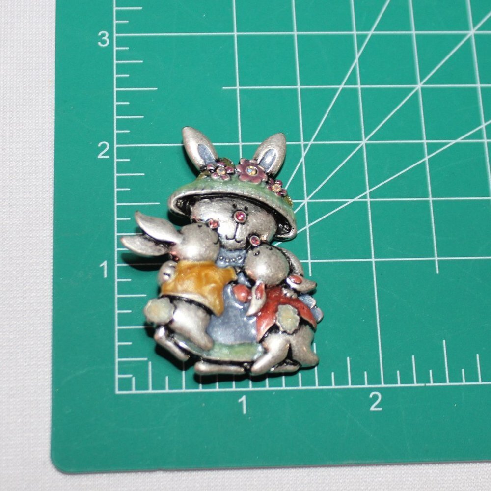 Mother Bunny and Children Silver w/Enamel Brooch - Picture 4 of 6